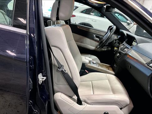 Used 2010 Mercedes-Benz E 350 4MATIC Sedan image 8