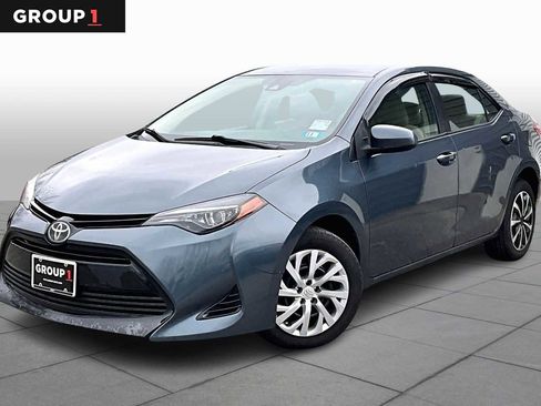 Used 2017 Toyota Corolla LE image 1