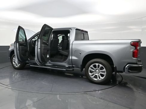 Used 2025 Chevrolet Silverado 1500 LTZ w/ Technology Package image 32