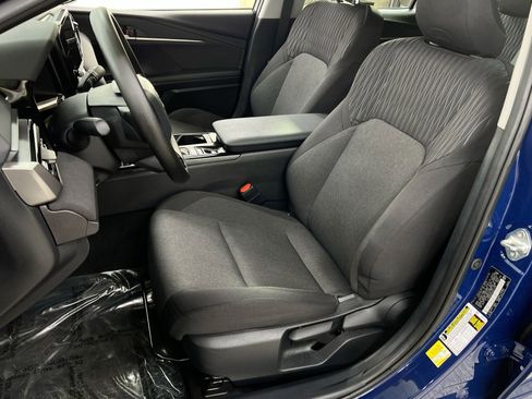 Used 2025 Toyota Camry LE image 4