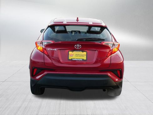 Used 2020 Toyota C-HR XLE image 6
