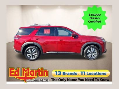 Certified 2025 Nissan Pathfinder SL w/ Black Appearance Package