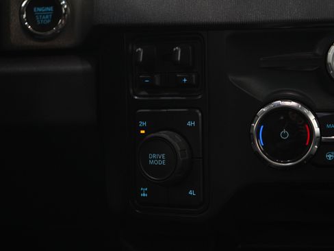 Used 2025 Ford F350 Platinum AWD/4WD image 21