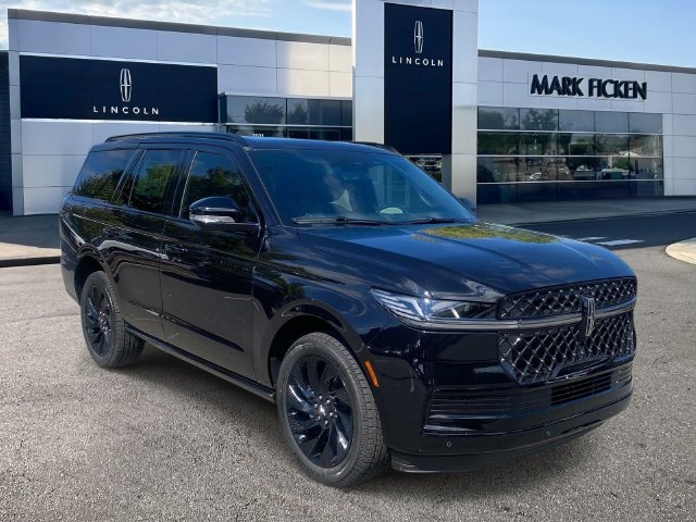 New 2027 Lincoln Navigator Reserve w/ Jet Appearance Package AWD/4WD image 1