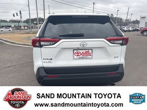 Used 2025 Toyota RAV4 XLE image 4