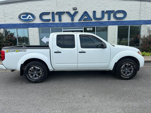 Used 2018 Nissan Frontier SV RWD image 3