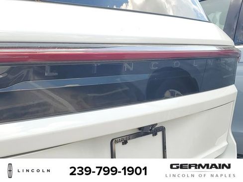 New 2026 Lincoln Navigator L Reserve AWD/4WD image 16