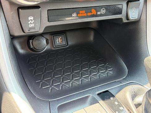 Certified 2025 Toyota RAV4 XLE AWD/4WD image 36
