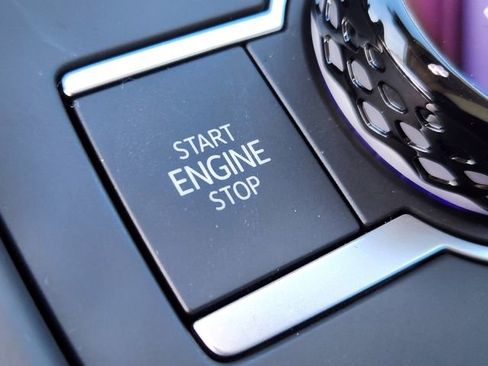 New 2026 Volkswagen Tiguan SE image 18