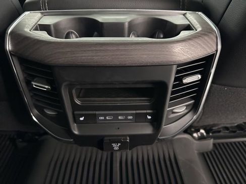 New 2026 RAM 3500 Laramie AWD/4WD image 32