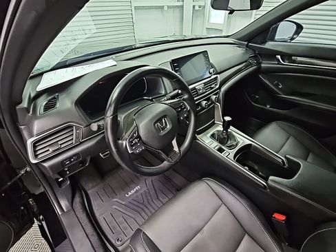 Used 2019 Honda Accord Sport image 12