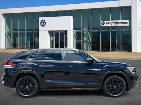 New 2026 Volkswagen Atlas Cross Sport SE FWD image 9