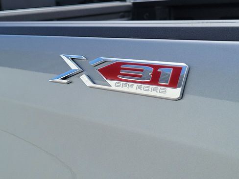 New 2026 GMC Sierra 1500 SLT w/ SLT Premium Plus Package AWD/4WD image 9