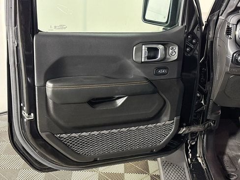 Used 2024 Jeep Wrangler Unlimited Sahara w/ Technology Group AWD/4WD image 11