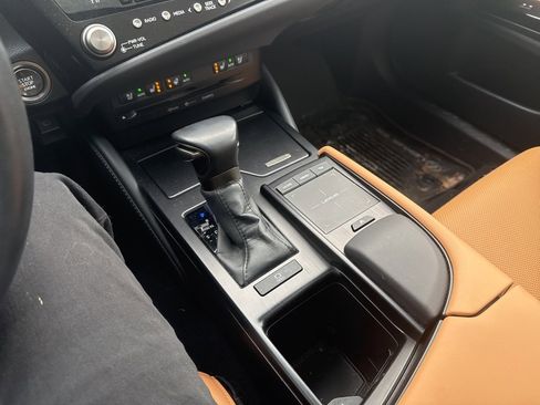 Used 2022 Lexus ES 250 w/ Premium Package image 11