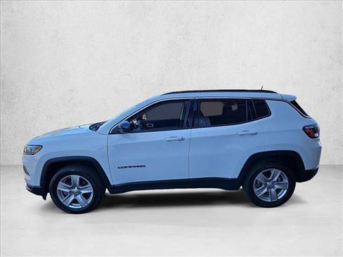 Used 2022 Jeep Compass Latitude image 9