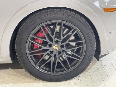 Certified 2025 Porsche Cayenne GTS AWD/4WD image 14