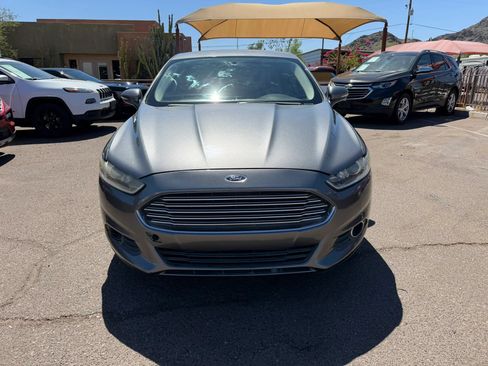 Used 2013 Ford Fusion SE FWD image 2