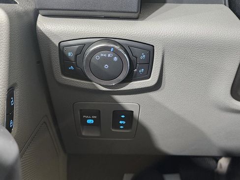Used 2018 Ford F150 XLT w/ Equipment Group 302A Luxury AWD/4WD image 11