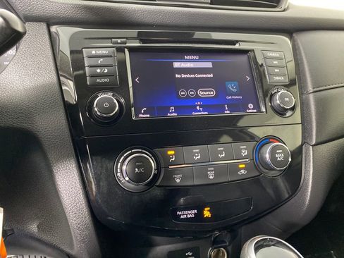 Used 2020 Nissan Rogue S image 19