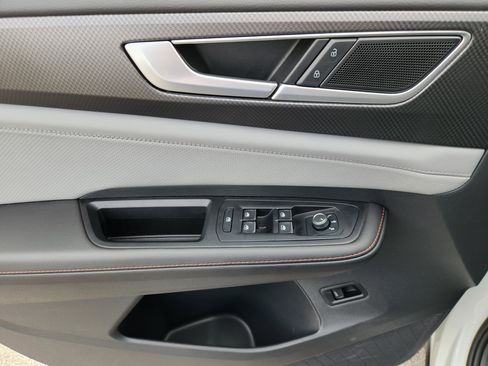 Used 2025 Volkswagen Atlas Peak Edition SE image 18