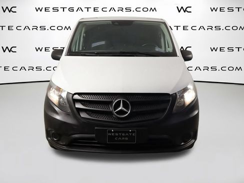 Used 2018 Mercedes-Benz Metris image 2