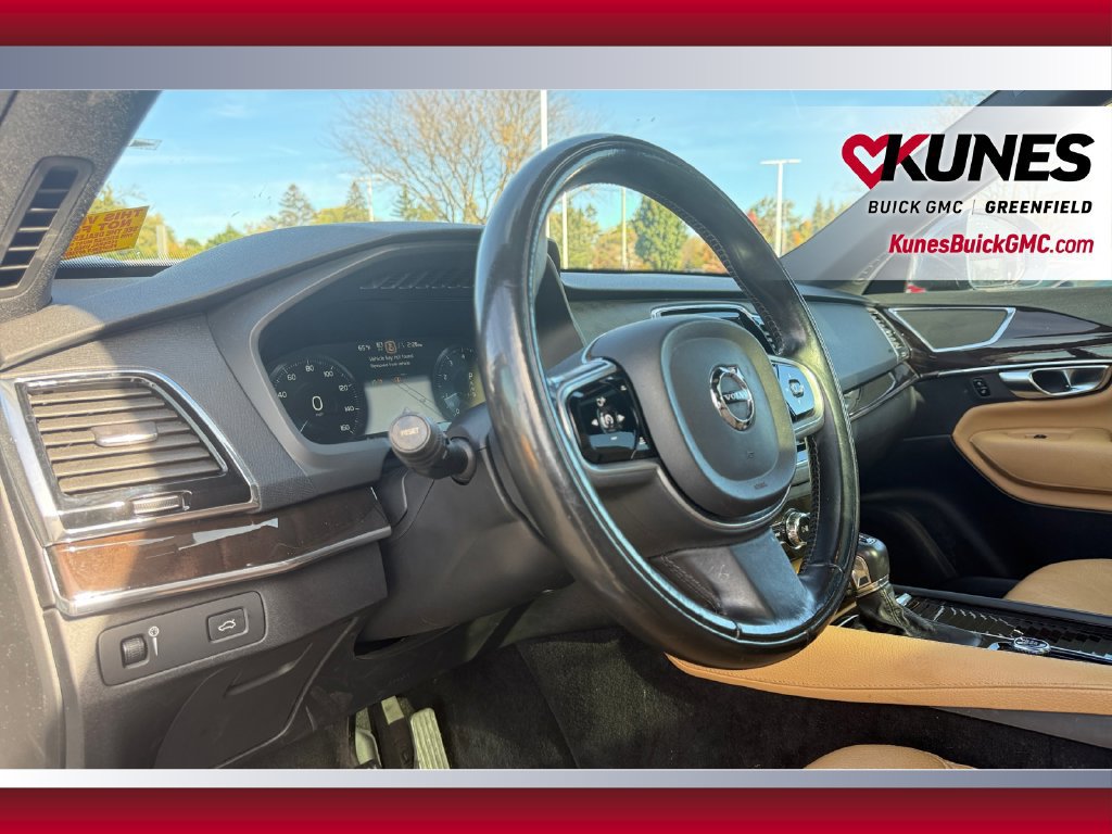 Used 2018 Volvo XC90 T6 Momentum w/ Convenience Package AWD/4WD image 18