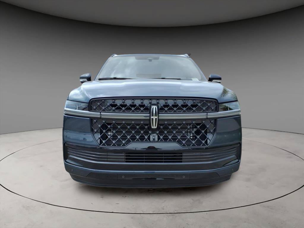 New 2025 Lincoln Navigator Reserve w/ Jet Appearance Package AWD/4WD image 12