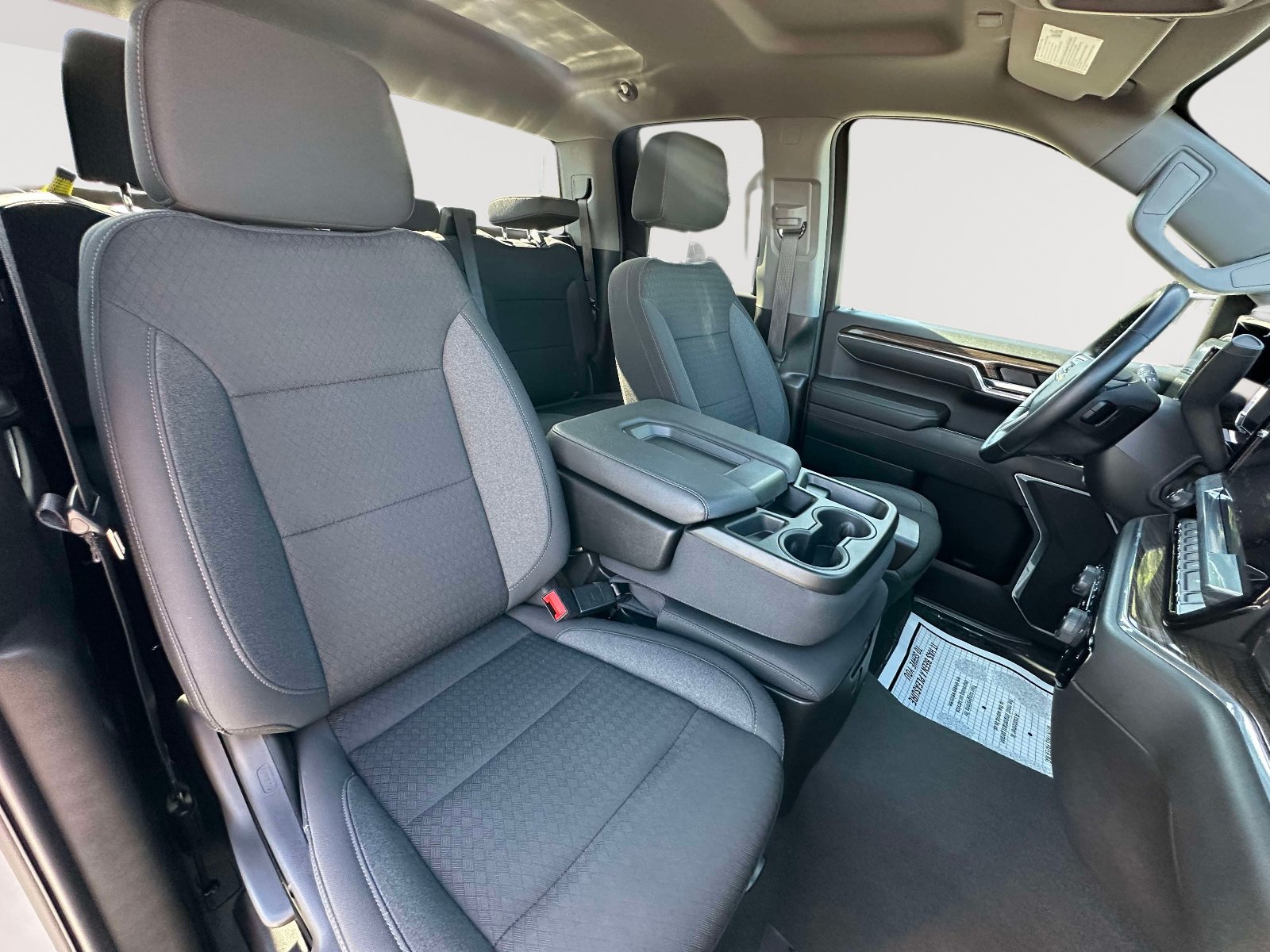 Used 2024 Chevrolet Silverado 1500 LT AWD/4WD image 25