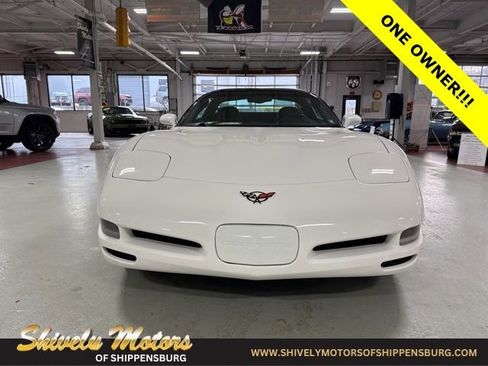 Used 2004 Chevrolet Corvette Coupe w/ Roof Package image 8