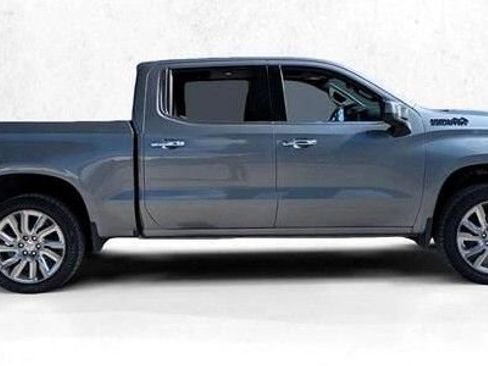 Used 2019 Chevrolet Silverado 1500 High Country w/ High Country Premium Package RWD image 2