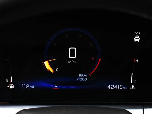 Used 2025 Chevrolet Trax LT w/ LT Convenience Package FWD image 12