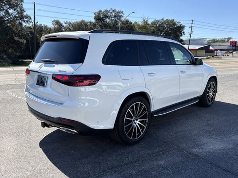 New 2026 Mercedes-Benz GLS 580 4MATIC image 5