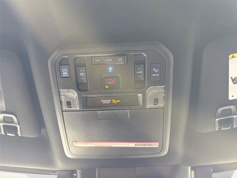 Used 2024 Toyota Tundra Platinum AWD/4WD image 22