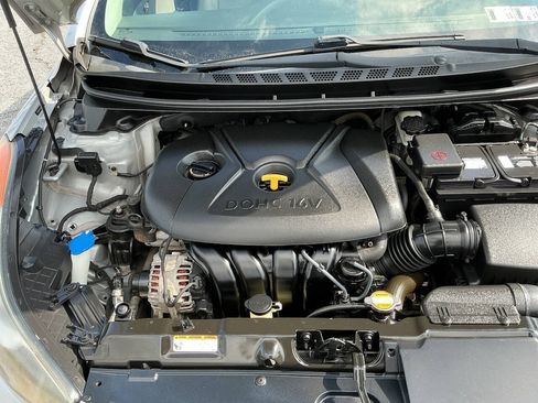 Used 2012 Hyundai Elantra Limited FWD image 30