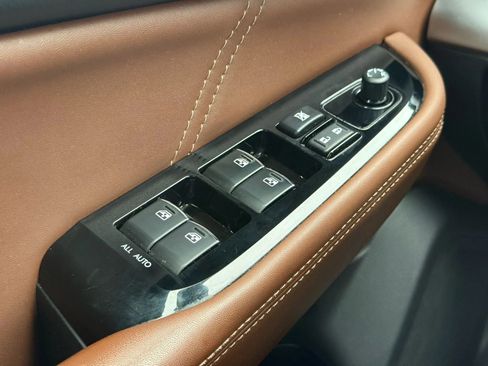 Used 2019 Subaru Outback 2.5i Touring image 37