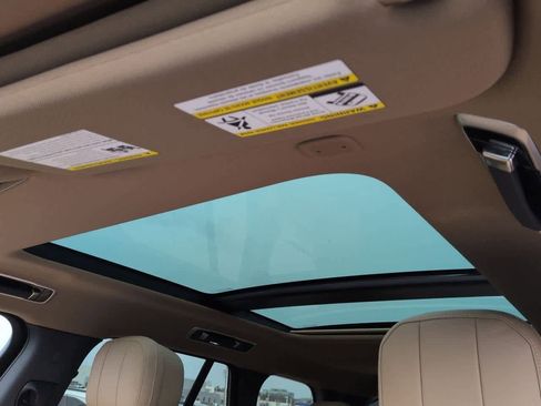 New 2026 Land Rover Range Rover SE image 19