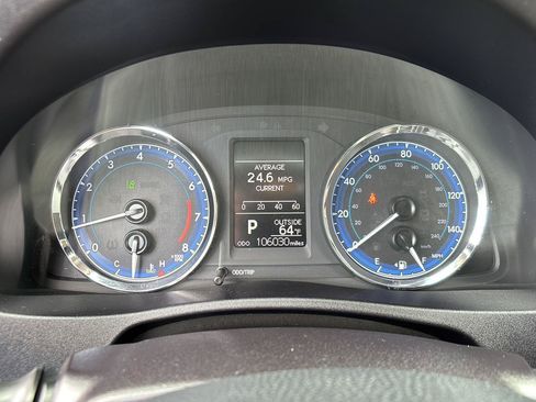 Used 2017 Toyota Corolla LE FWD image 3
