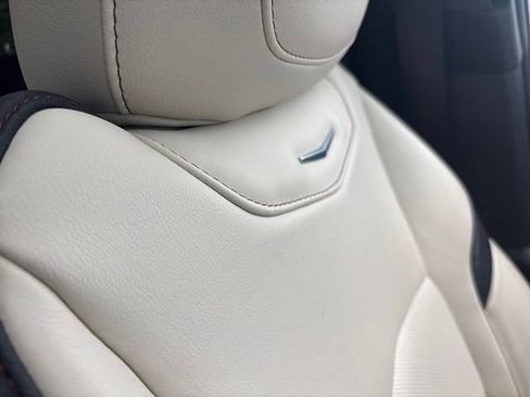 Used 2023 Cadillac XT4 Sport FWD image 13