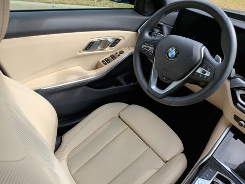 Certified 2023 BMW 330i Sedan w/ Premium Package image 32