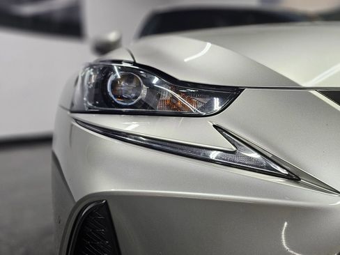 Used 2018 Lexus IS 300 F Sport image 11