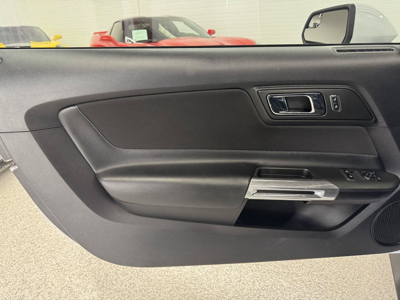 Used 2016 Ford Mustang Coupe RWD image 20