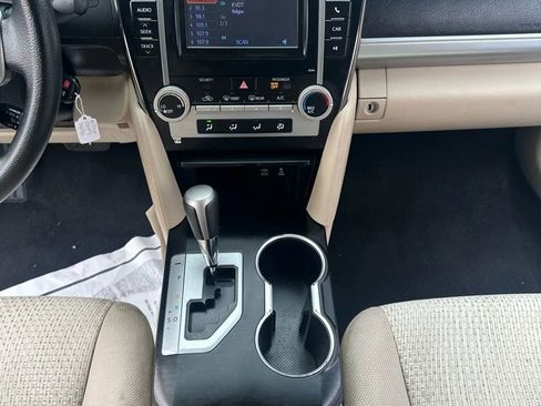 Used 2014 Toyota Camry LE image 13