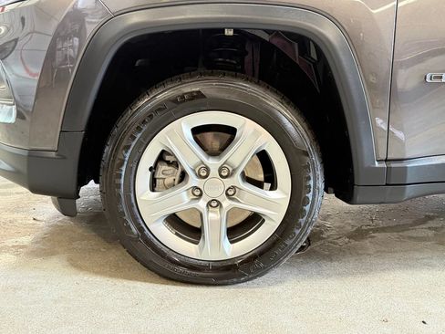 Used 2023 Jeep Compass Latitude w/ Convenience Group AWD/4WD image 38
