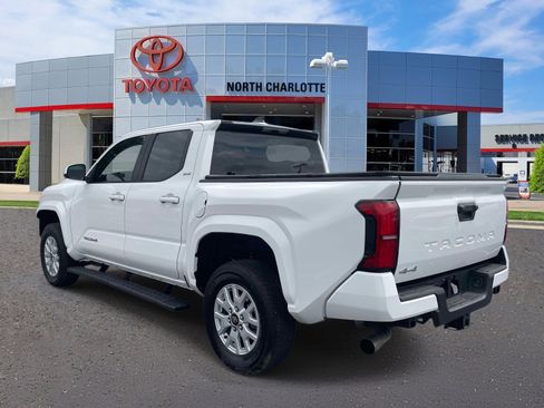 Used 2024 Toyota Tacoma SR5 AWD/4WD image 4