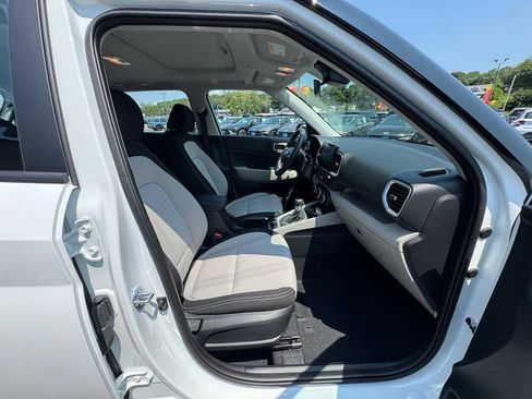 Certified 2026 Hyundai Venue SEL FWD image 25