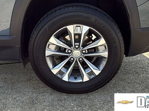 Used 2025 Chevrolet Equinox LT w/ Convenience Package II FWD image 6