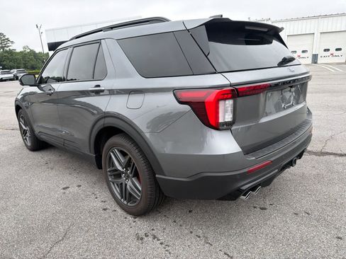 Used 2025 Ford Explorer ST AWD/4WD image 8