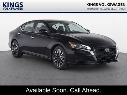 Used 2025 Nissan Altima 2.5 SV