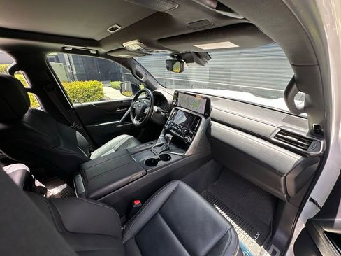 Used 2024 Lexus LX 600 4WD w/ Appearance Package image 37